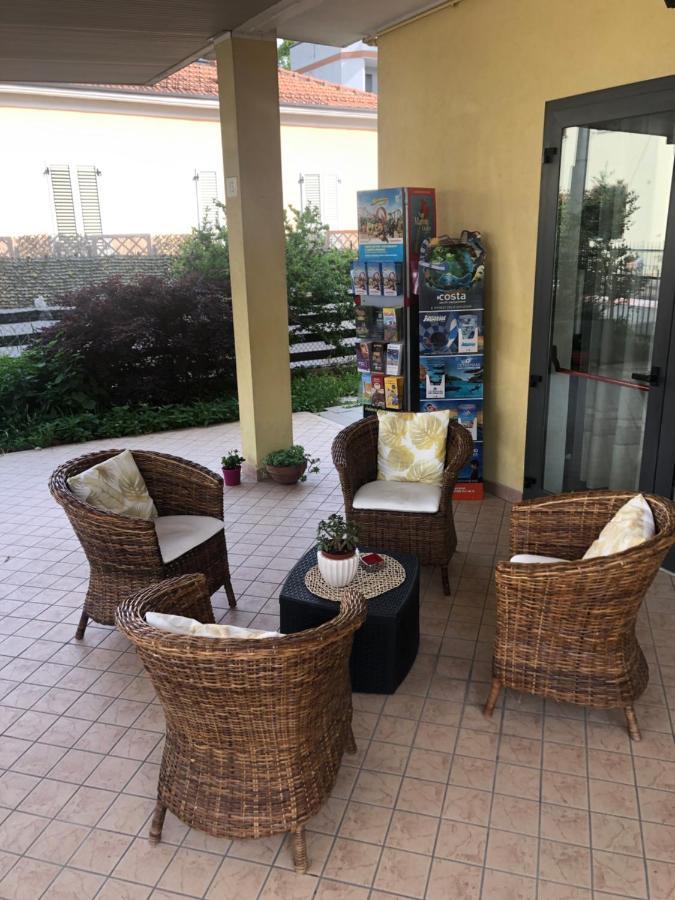 Hotel Argo Rimini Exterior photo